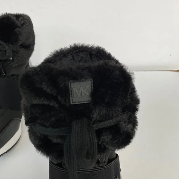 MICHAEL KORS SHAY NYLON WARMTH BLACK BOOT SIZE: 7.5 - Picture 5 of 8